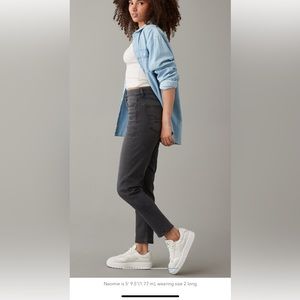 American Eagle Stretch Curvy Mom Jeans🎱🎱